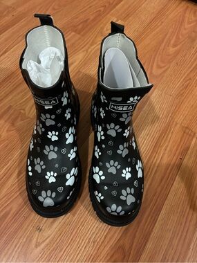 HISEA Women's Waterproof Rubber Chelsea Rain Boots in a playful paw print patter
